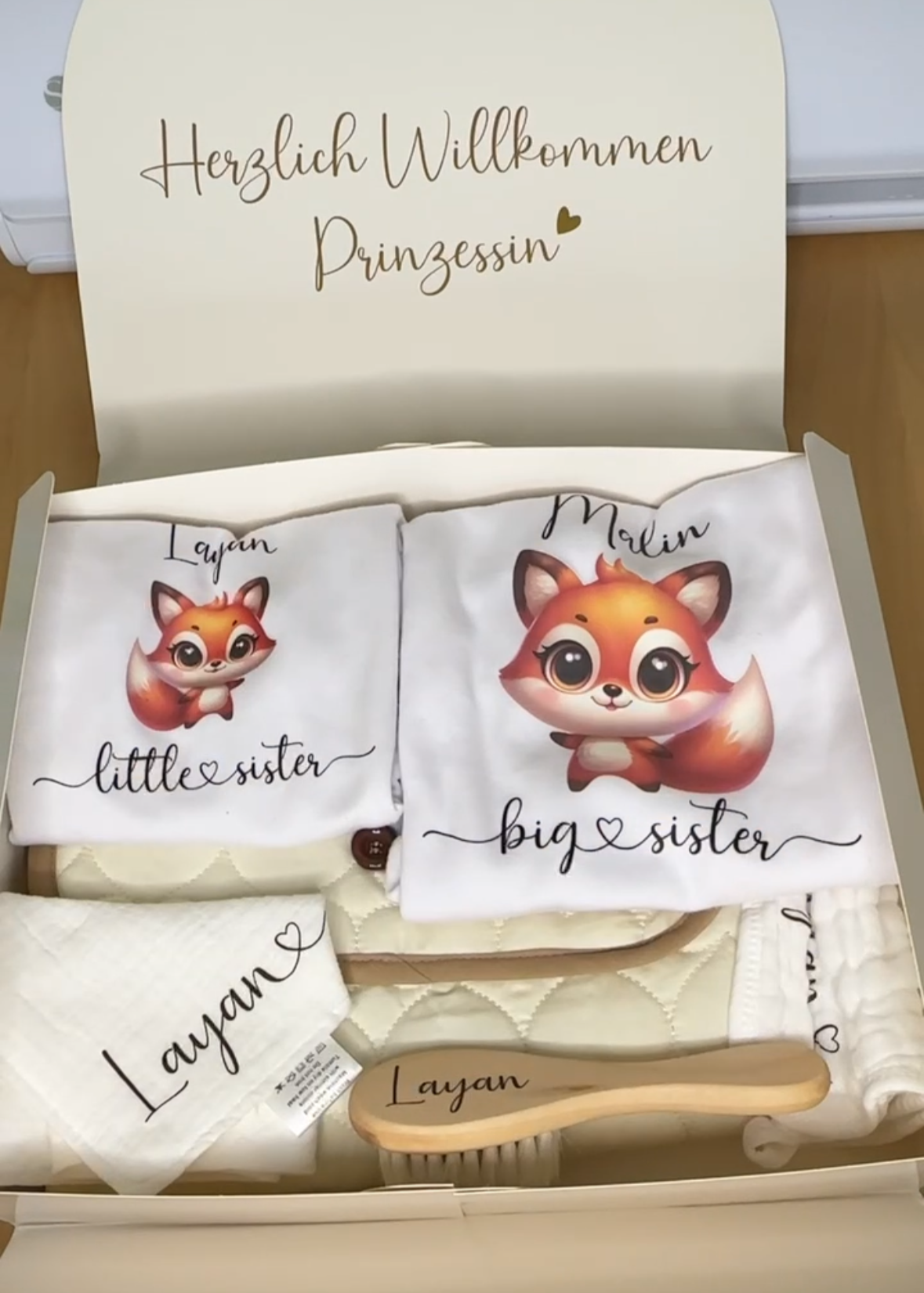 Festeggia la nascita di una nuova vita con amore &nbsp;con la nostra Box New Born personalizzata.

Su ogni prodotto verrà aggiunto il nome del bambino per un regalo unico e significativo che renderà il momento veramente speciale. Sorprendi i suoi genitori con questa scatola regalo unica e curata nei minimi dettagli. Fagli sapere che sono amato con questa meravigliosa scatola di sorprese.

La Box verrà anche personalizzata aggiungendo fuori il nome del bambino e all'interno una dedica.